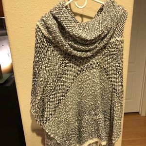 Beautiful shrug / sweater new, wore for an hour!